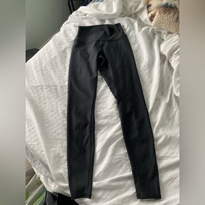 Alo Yoga black leggings
